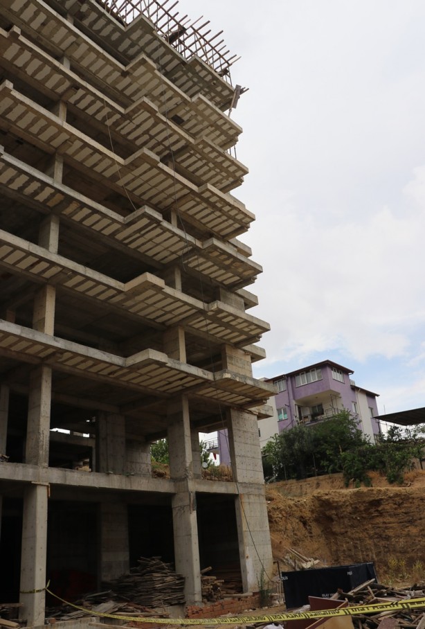 Çalıştığı inşaatta yüksekten düşen işçi hayatını kaybetti