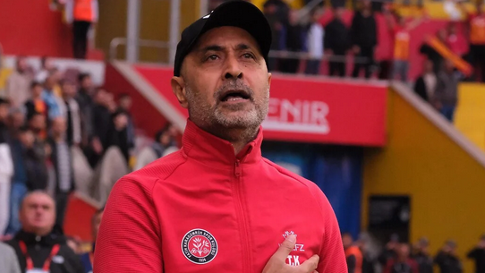 Foto - Çalıştırdığı takımlar küme düşünce artık magazinsel oldu Tolunay hocamız! Ne alaka hocam şimdi bu açıklamalar...