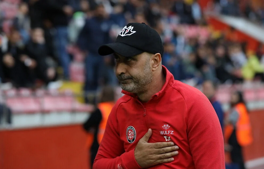 Foto - Çalıştırdığı takımlar küme düşünce artık magazinsel oldu Tolunay hocamız! Ne alaka hocam şimdi bu açıklamalar...