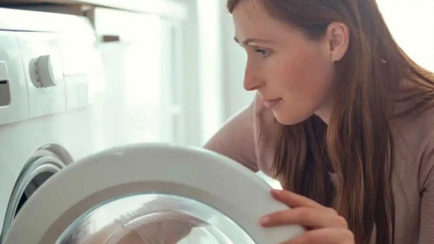 Foto - Çamaşır makineniz çok ses çıkarıyorsa çözümü çok basit! Tamirci çağırmadan önce mutlaka bunu yapın
