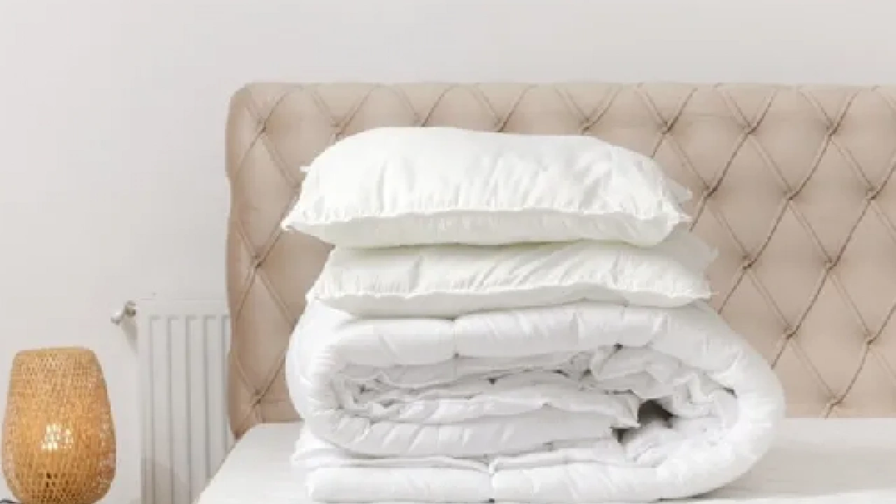 Çamaşır makinesiz yorgan temizliği: İşte müthiş formül! Meğer her şey bu malzemede gizliymiş...