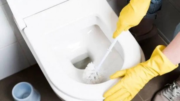 Foto - Çamaşır suyu tarih oluyor! Banyo ve tuvalet temizlemek hiç bu kadar kolay olmadı! Bunu yaparsanız, her yer bembeyaz olacak