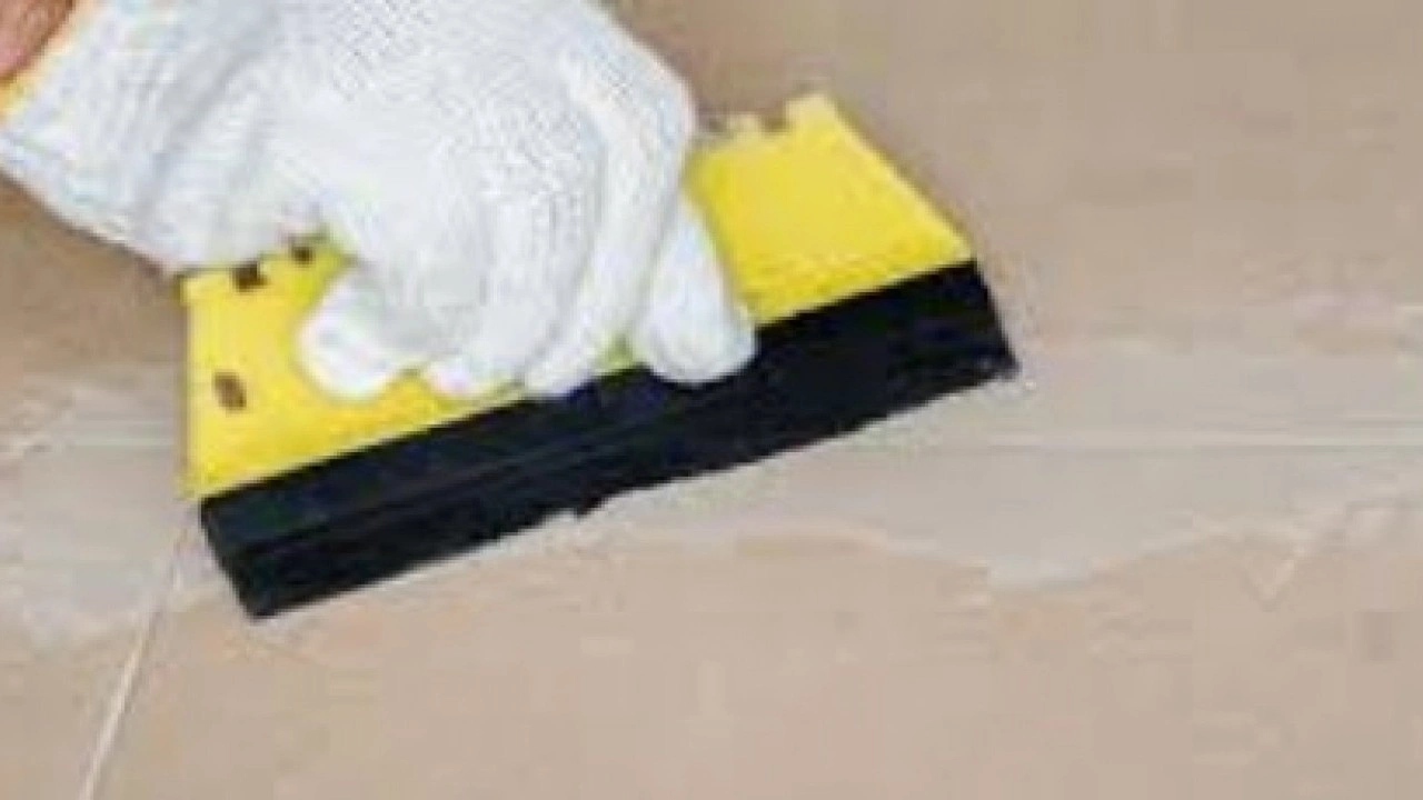 Foto - Temizleyicilere para vermeyin: Fayansları tek seferde parlatıyor!