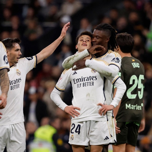 Foto - Camavinga, Arda Güler'in kulağını yaladı! Arda bu hareket karşısında bakın ne yaptı! Bu nasıl iş böyle