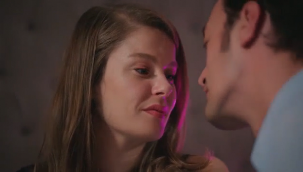 Foto - Camdaki Kız dizisinde büyük rezalet! Sosyal medyada tepki yağdı