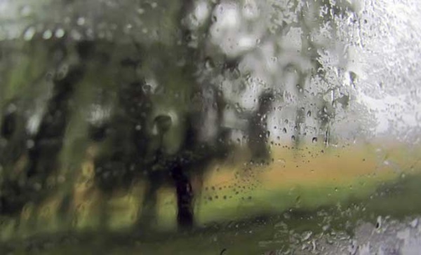 Camdaki su lekeleri nasıl gider?