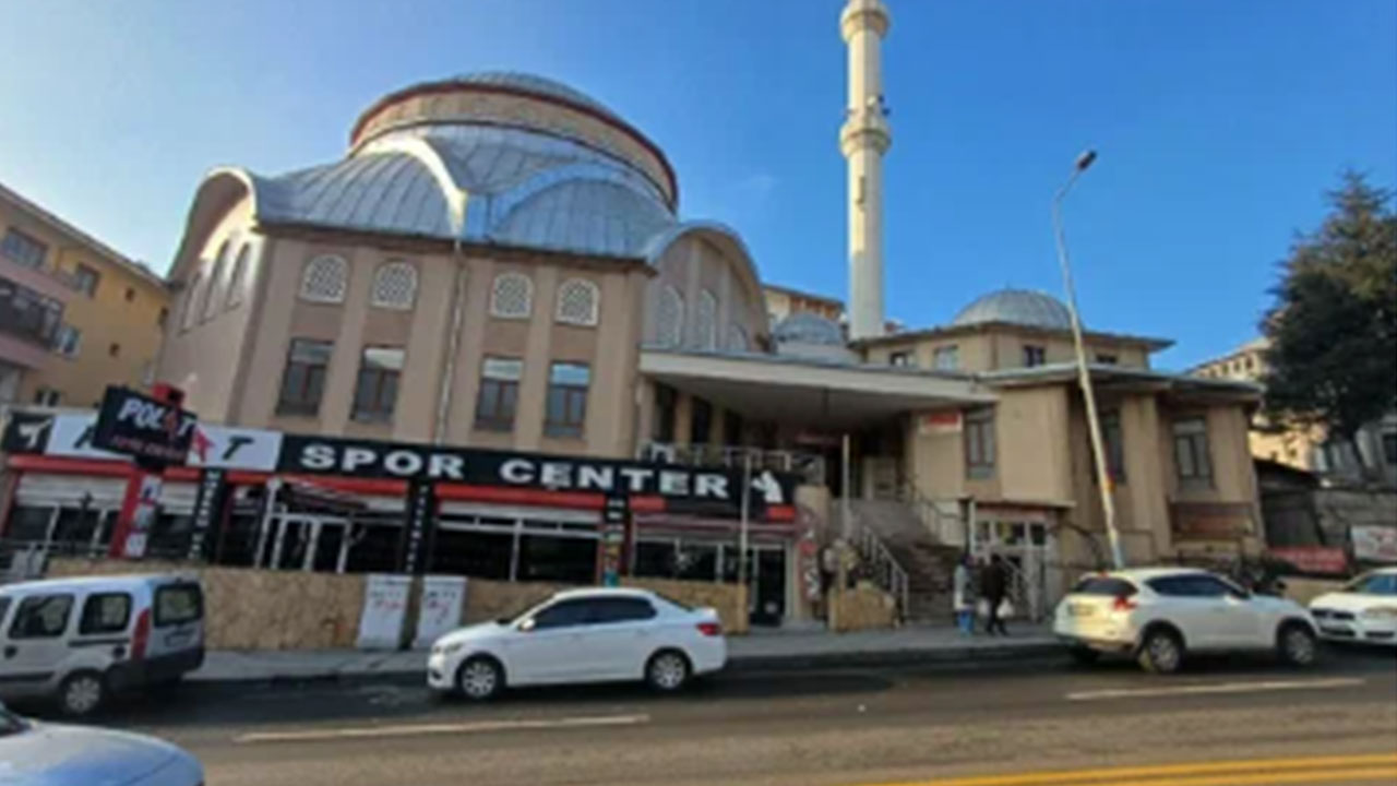 Cami dükkanında rezillik!