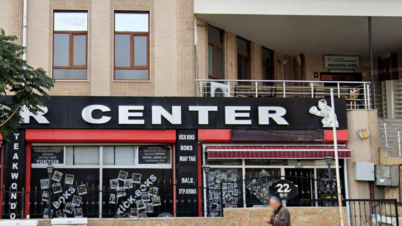 Foto - Cami dükkanında rezillik!