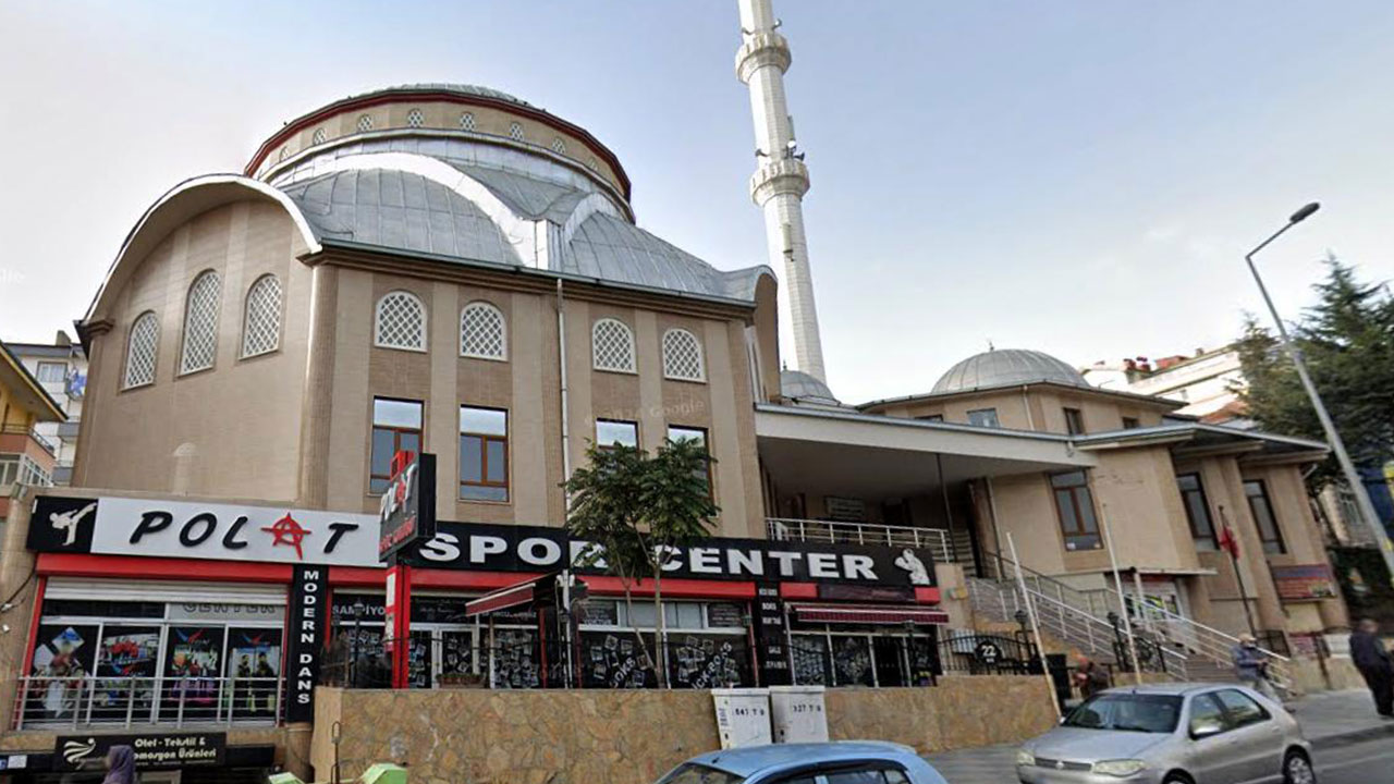 Foto - Cami dükkanında rezillik!