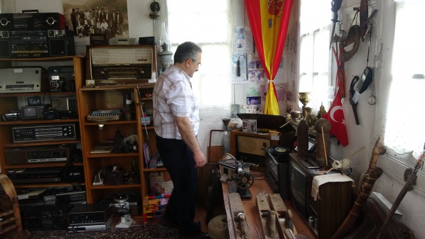 Foto - Cami imamı yaklaşık 20 yılda biriktirdiği eşyaları tarihi evinde sergiliyor