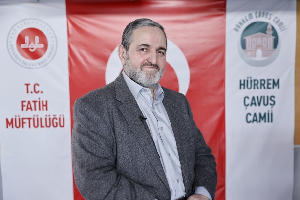 Foto - Cami imamından takdir toplayan davranış!