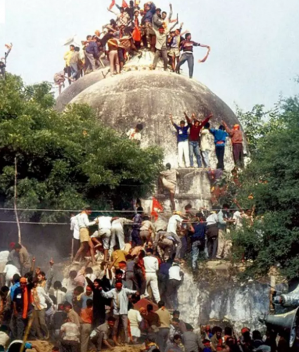 Foto - Cami Müslümanlardan alındı onlara verildi! Yerine tapınak yapılacak