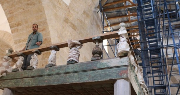 Foto - Cami restorasyonunda şaşırtan gelişme: Sıvanın altından altın çıktı!