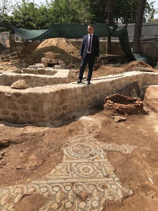 Foto - Cami restorasyonunda şaşırtan gelişme: Sıvanın altından altın çıktı!