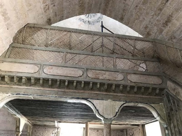 Foto - Cami restorasyonunda şaşırtan gelişme: Sıvanın altından altın çıktı!