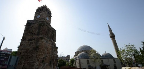Foto - Cami restorasyonunda şaşırtan gelişme: Sıvanın altından altın çıktı!
