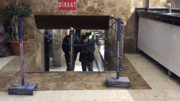 Foto - Cami tuvaletinde kafasından vurulmuş halde bulundu!