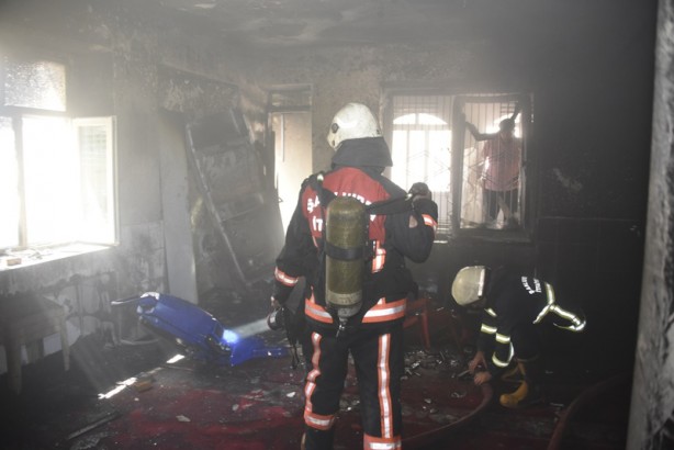 Foto - Camide çıkan yangın hasara neden oldu