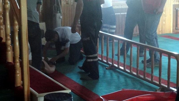 Foto - Camide soyunup kendini yaktı!