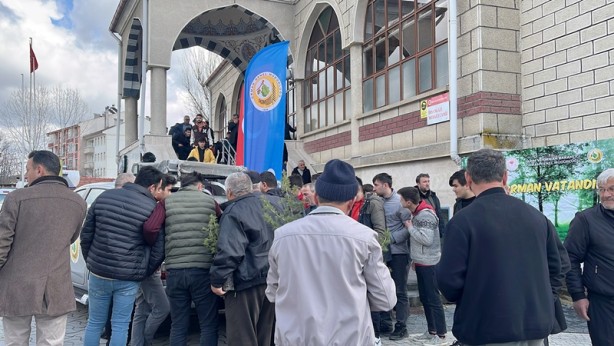 Foto - Camide vatandaşlara 3 bin fidan