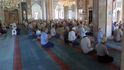 Foto - Camiler açılacak mı? Camilerde Ramazan bayramında bayram namazı kılınacak mı?