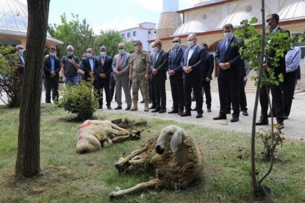 Foto - Camiler cemaatine kavuştu, haftalar sonra ilk cuma namazları kılındı