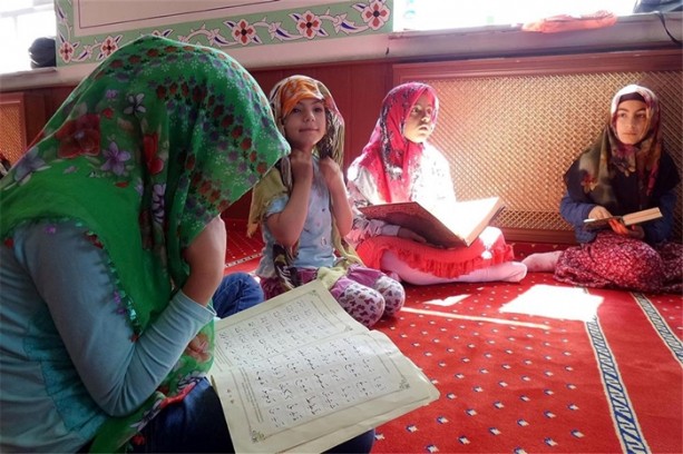 Foto - Camiler çocuk cıvıltılarıyla doldu taştı