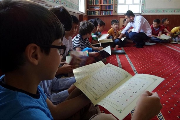Foto - Camiler çocuk cıvıltılarıyla doldu taştı