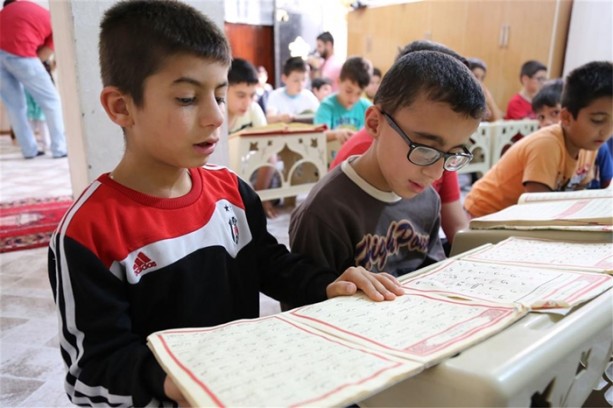 Foto - Camiler çocuk cıvıltılarıyla doldu taştı