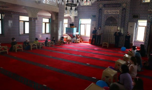 Foto - Camiler çocuk sesleriyle yankılanıyor: Türkiye'nin dört bir yanında 'Z Kuşağı' gümbür gümbür geliyor! 