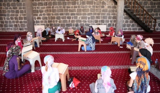 Foto - Camiler çocuk sesleriyle yankılanıyor: Türkiye'nin dört bir yanında 'Z Kuşağı' gümbür gümbür geliyor! 
