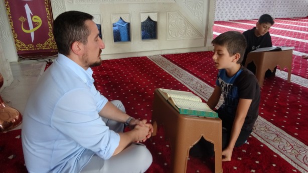 Foto - Camiler onlarla daha da güzel! Önce Kur'an sonra oyun