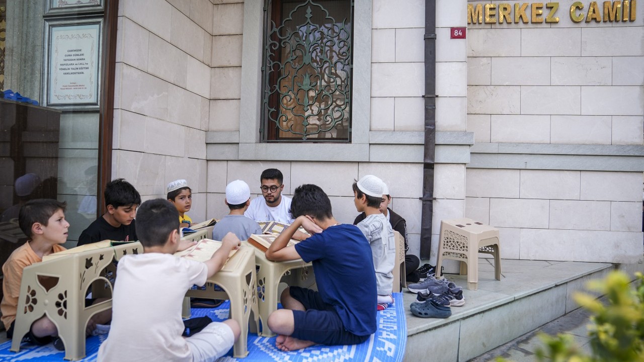 Foto - Camiler onlarla daha da güzel… Yaz Kur’an kursları çocuklarla dolup taştı