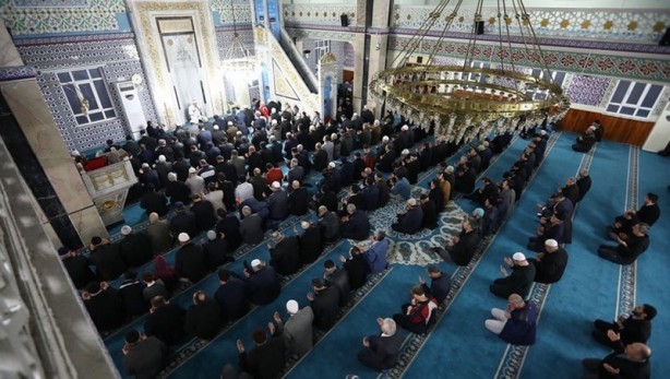 Foto - Camilerde ne zaman cemaatle namaz kılınabilecek? Diyanet'ten ilk bilgi geldi