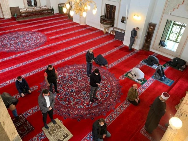 Foto - Camilerde ne zaman cemaatle namaz kılınabilecek? Diyanet'ten ilk bilgi geldi