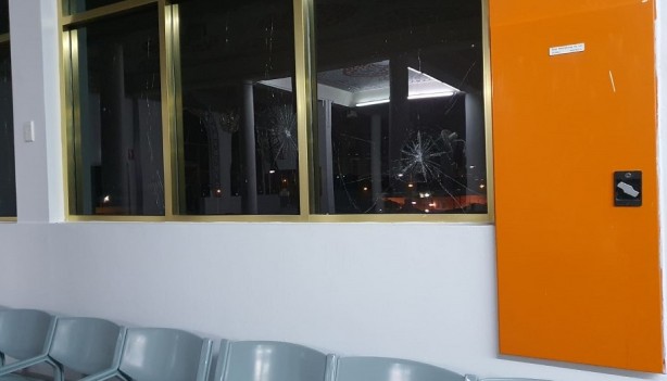 Foto - Camiye alçak saldırı! Cemaat etkisiz hale getirdi