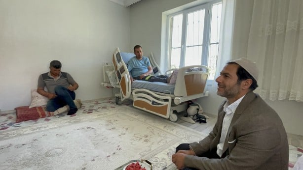 Foto - Camiye gelemeyenler için bakın ne yapıyor! Kendisi küçük anlamı büyük hizmet