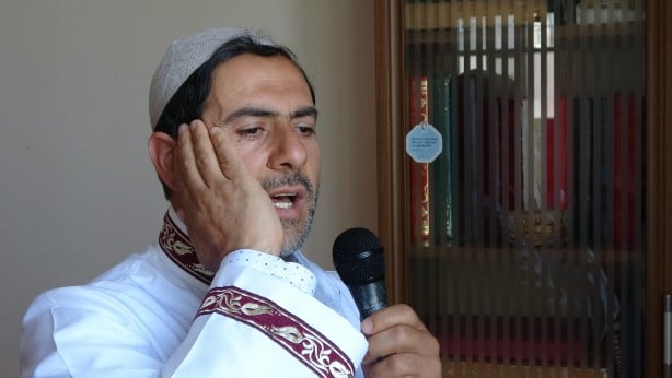 Foto - Camiye gelemeyenler için bakın ne yapıyor! Kendisi küçük anlamı büyük hizmet