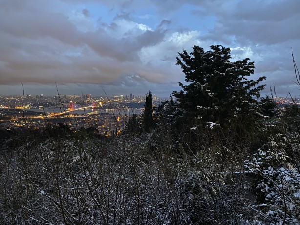 Çamlıca Tepesi beyaza büründü