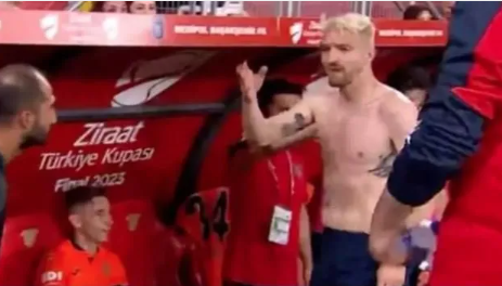 Foto - ‘Can çıkar huy çıkmaz’ demişler! 35'lik Caner Erkin'den yine aynı vukuatlar