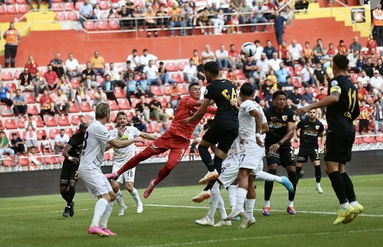 Foto - ‘Can çıkar huy çıkmaz’ demişler! 35'lik Caner Erkin'den yine aynı vukuatlar