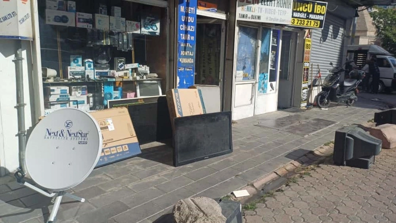 Foto - Çanak antenler direniyor: İnternet salladı ama yıkamadı