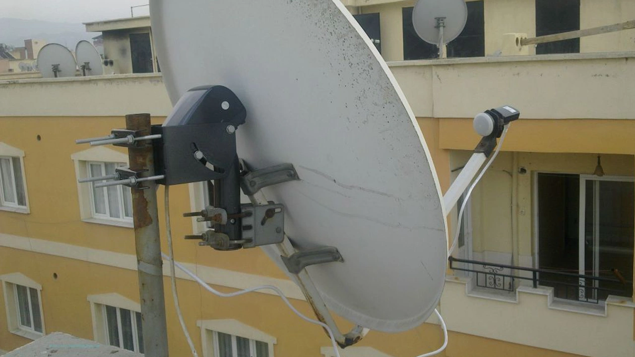 Foto - Çanak antenler direniyor: İnternet salladı ama yıkamadı