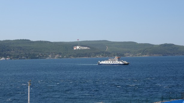 Çanakkale Boğazı otobana döndü