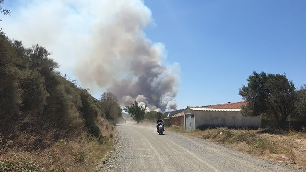 Foto - Çanakkale Boğazı trafiğe kapatıldı! Korkunç yangın