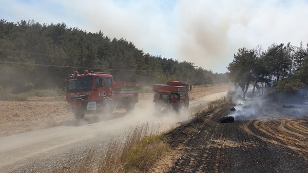 Foto - Çanakkale Boğazı trafiğe kapatıldı! Korkunç yangın