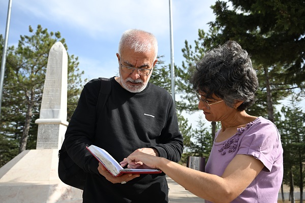 Foto - Çanakkale’de arıyordu Edirne’de bulundu! Şehit dedesinin mezarını 111 yıl sonra buldu