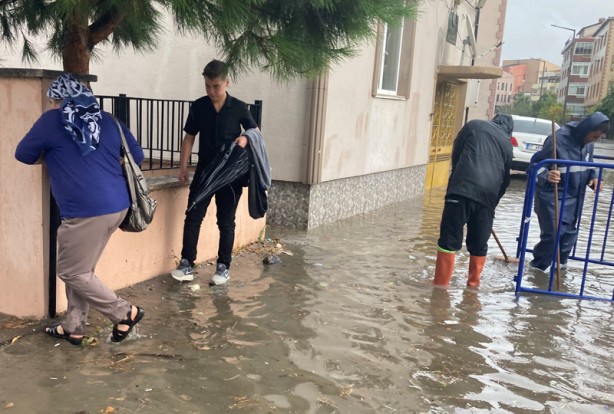 Foto - Çanakkale'de deniz suyunun rengi değişti