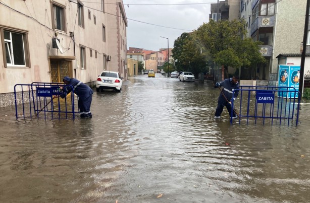 Foto - Çanakkale'de deniz suyunun rengi değişti