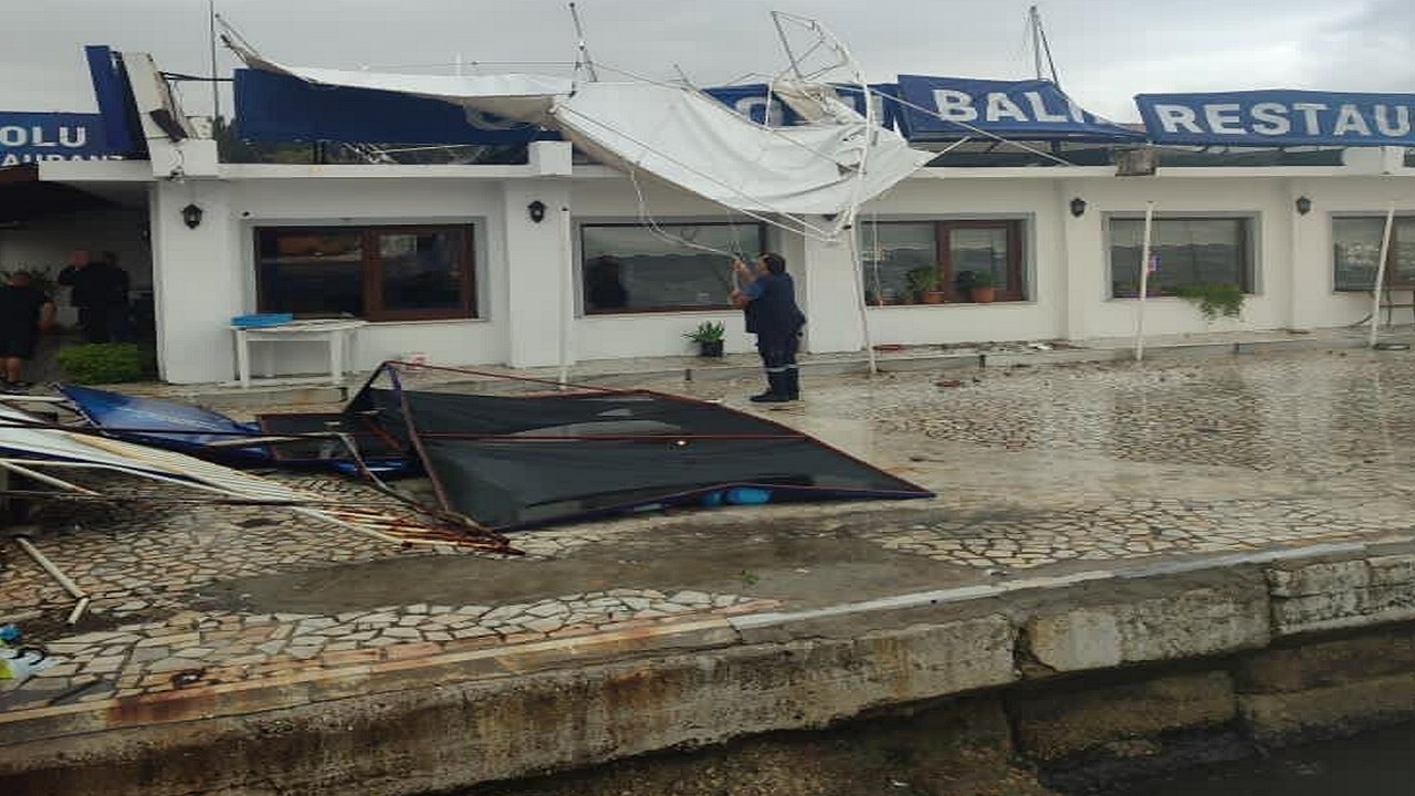 Foto - Çanakkale'de sağanak hayatı felç etti